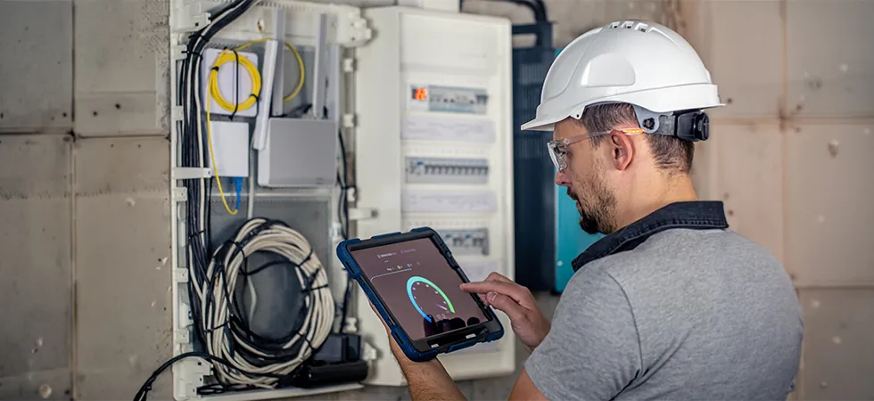 Broadband installation support BPO coordination agent scheduling a first-visit completion