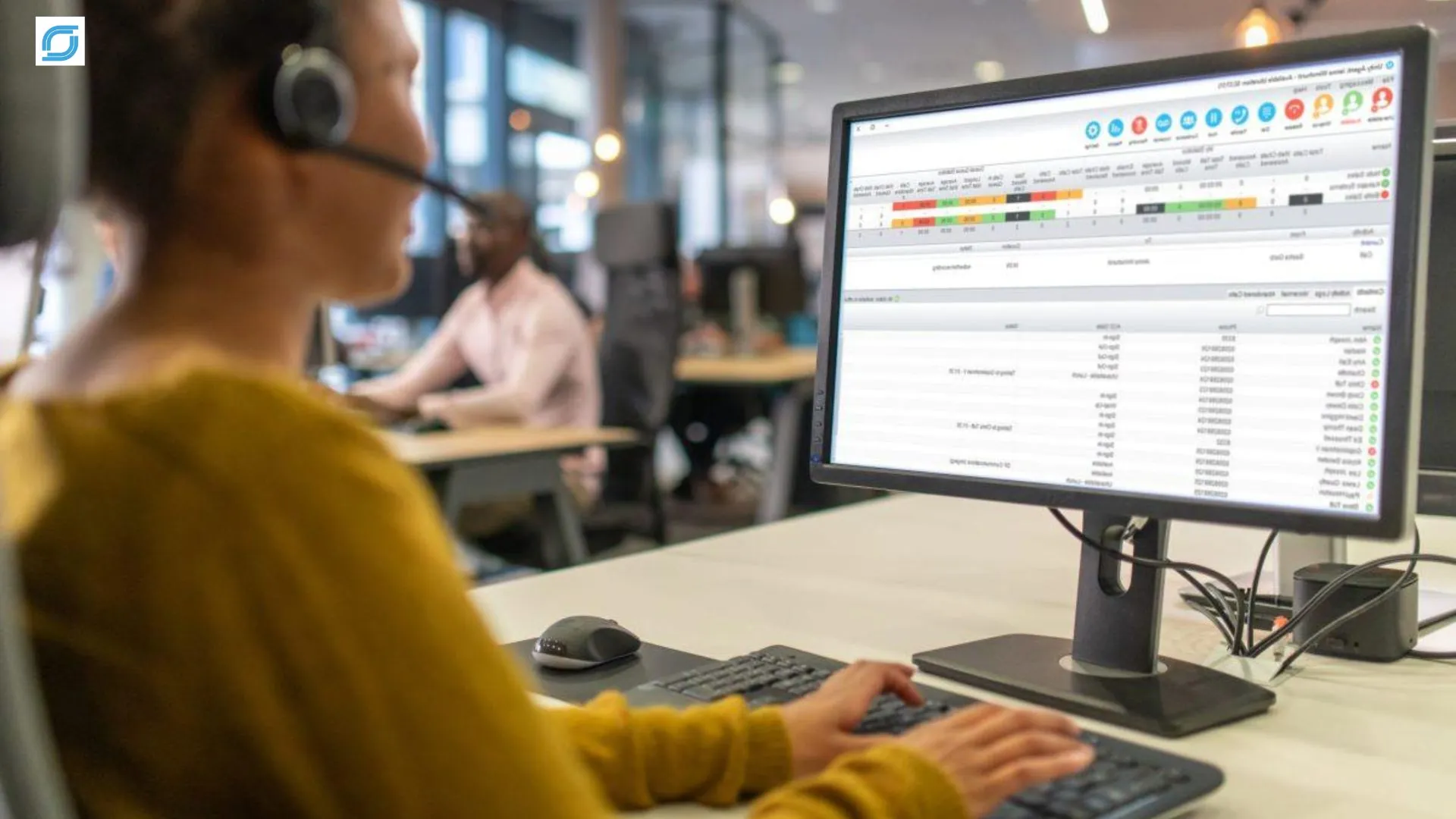 Telecom customer support outsourcing agent accessing a unified customer profile across multiple communication channels.