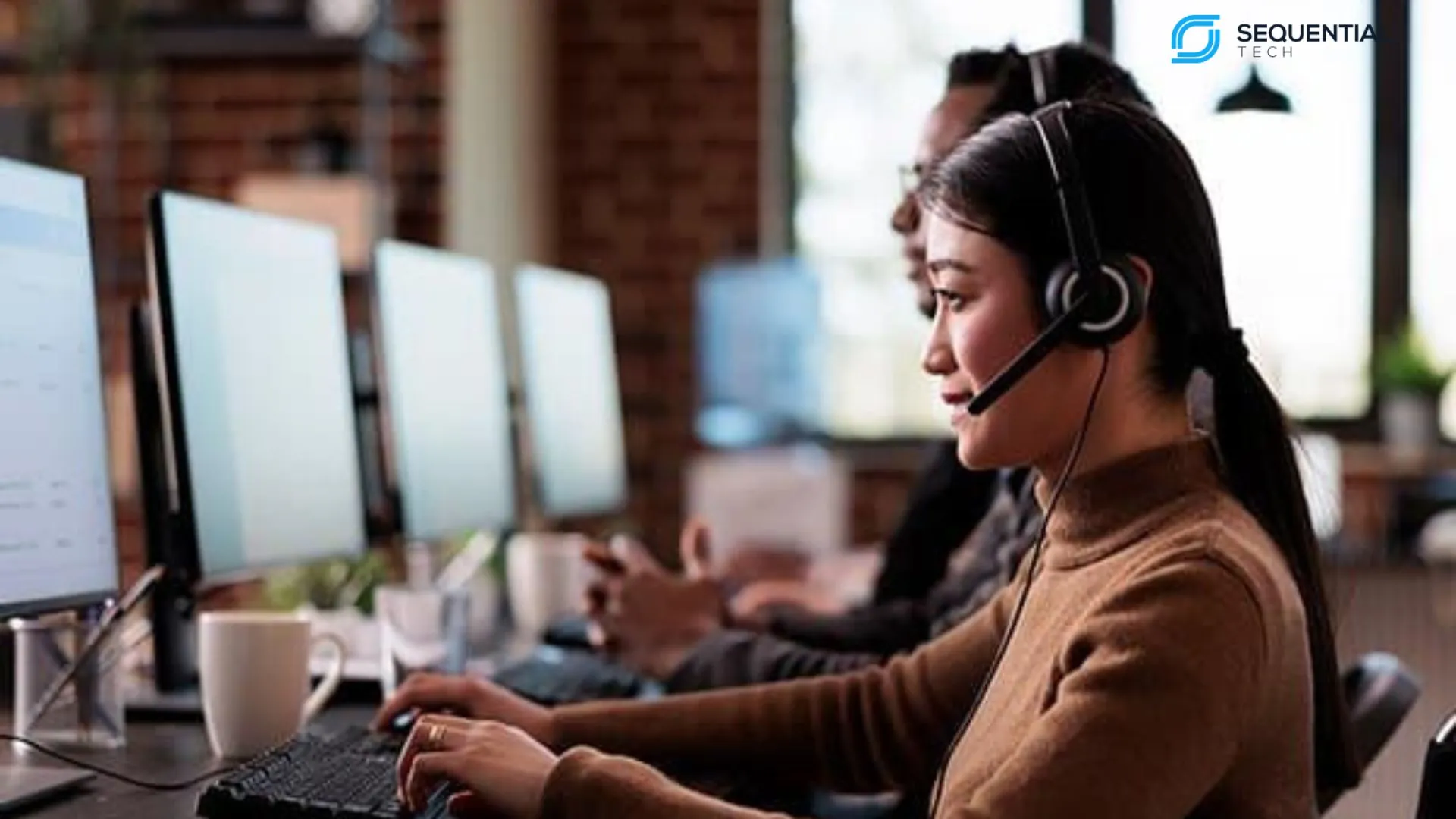 Telecom customer service agent handling retention and win-back calls to reduce customer churn and recover revenue.